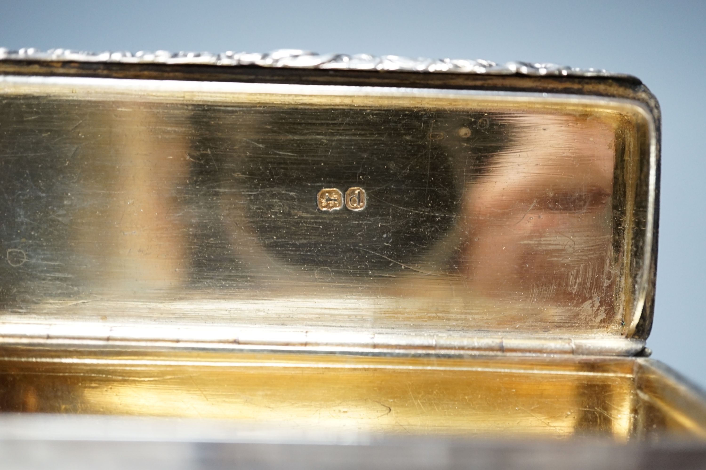 A late George III engine turned silver snuff box, by Thomas Edwards, London, 1819, 9cm.